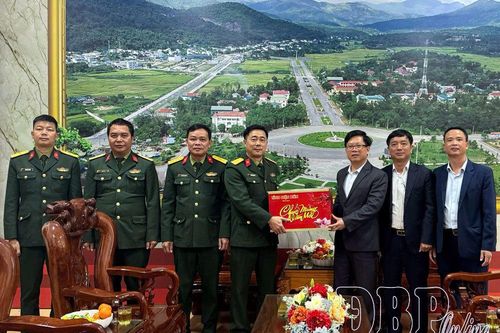 Đồng chí Phạm Đức Toàn thăm, chúc tết Ban Chỉ huy KVPT 4 - Mường Ảng và Trung tâm Y tế Tuần Giáo