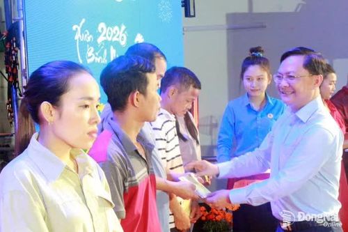 Chuyện những công nhân đón Tết xa quê