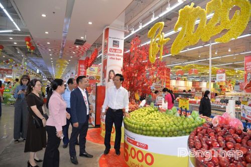 Đồng Tháp: Phó Chủ tịch UBND tỉnh Nguyễn Thành Diệu kiểm tra cung ứng hàng Tết