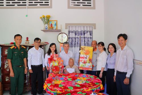 Khi 'Ý Đảng - Lòng Dân' dệt nên sắc Xuân nghĩa tình
