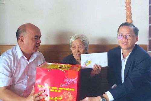 Lãnh đạo các sở ngành, đoàn thể tỉnh Gia Lai thăm, tặng quà nhân dịp Xuân Bính Ngọ 2026