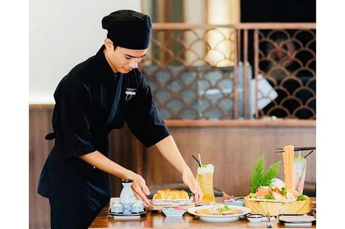 Người trẻ tích cực tìm việc làm thêm dịp Tết