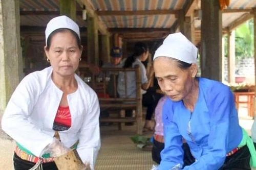 Mùa rượu cần theo người đi xa