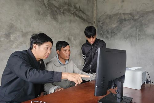 'Cánh tay nối dài' trong chuyển đổi số tại vùng cao