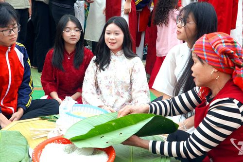 Rộn ràng 'Ngày Tết quê em' tại Trường THCS Đức Xuân