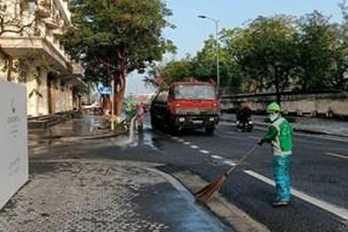 Giữ đô thị sạch đẹp ngày Tết