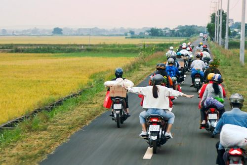 Lái xe máy về quê ăn Tết: Chuẩn bị kỹ để hành trình an toàn