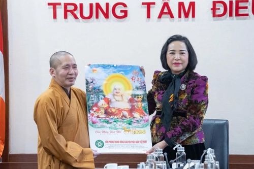Hà Nội: Phó Chủ tịch Quốc hội Nguyễn Thị Thanh thăm và chúc Tết tại chùa Quán Sứ