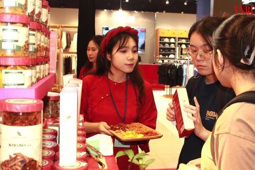 Mở lối cho đặc sản vùng miền: Từ phiên chợ Tết đến sàn thương mại điện tử