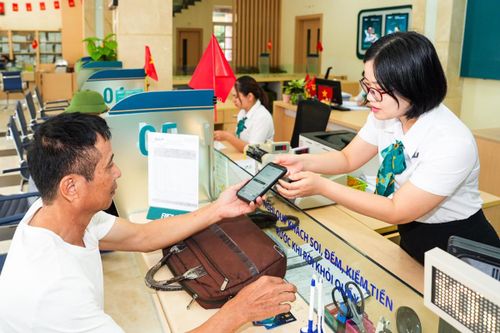 Khi ngân hàng nghỉ Tết, khách hàng cần lưu ý gì?