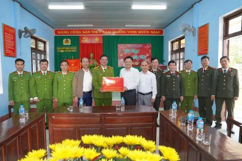 Phát huy vai trò của già làng, trưởng bản, góp phần xây dựng thế trận an ninh nhân dân vững chắc