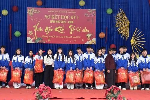 Trường THPT Thành phố sơ kết học kỳ I, tổ chức Hội xuân trải nghiệm