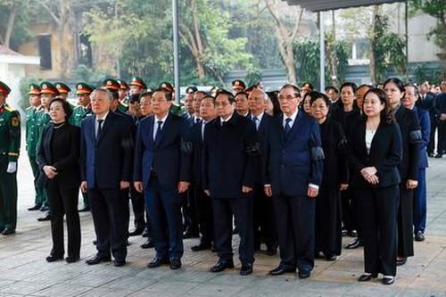 Thủ tướng Phạm Minh Chính viếng nguyên Phó Chủ tịch Hội đồng Bộ trưởng Đoàn Duy Thành