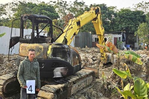 Đổ xăng đốt máy xúc, người đàn ông ở Bắc Ninh bị khởi tố