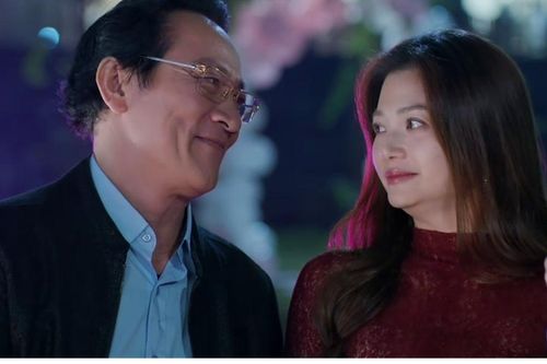 'Gia đình trái dấu' tập cuối: Đức cầu hôn Vân, ông Phi được vợ tha thứ