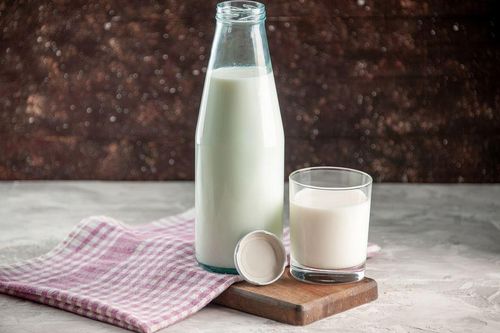 Uống sữa bò đúng cách để giúp cơ thể thải độc