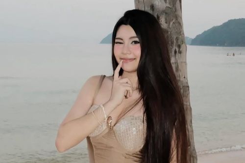 Con gái Quyền Linh ở tuổi 18