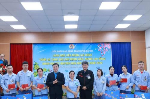 Ấm áp món quà của tổ chức công đoàn trong ngày cận Tết