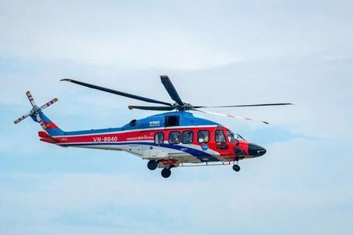 Trực thăng ngắm thành phố Hồ Chí Minh trở lại bầu trời
