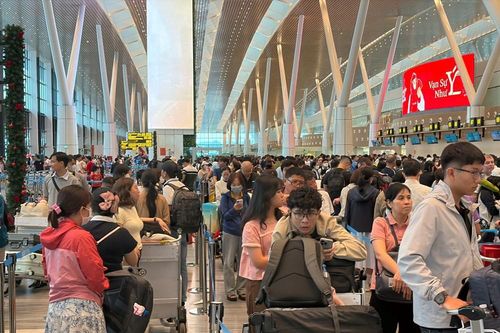 Hôm nay Tân Sơn Nhất dự kiến lập đỉnh hơn 158.000 khách/ngày