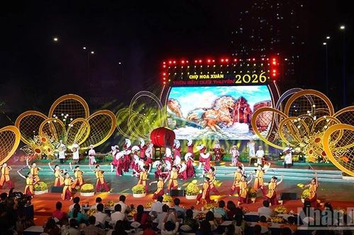 Không gian Tết ấn tượng tại chợ hoa xuân 'Trên bến dưới thuyền'