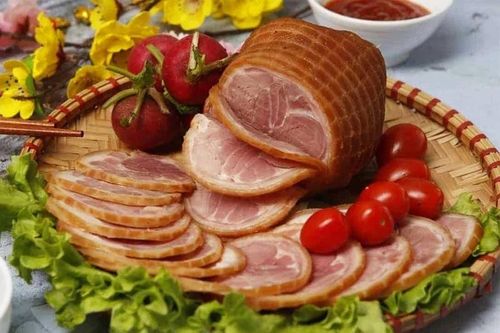 Thủ phạm khiến bạn có thể tăng huyết áp ngày Tết