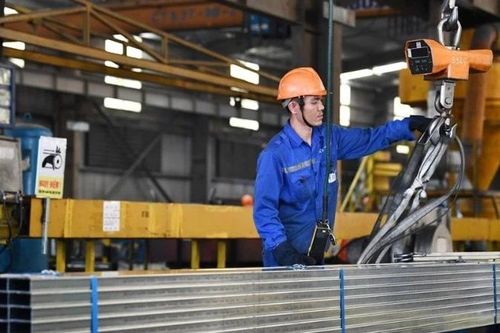 Thu hút nhân lực, chủ động ứng phó với các thách thức pháp lý