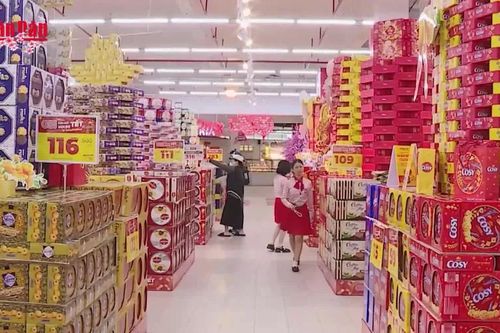 Người tiêu dùng cân nhắc chi tiêu dịp Tết
