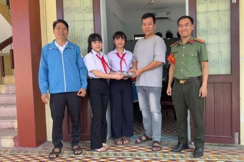 Xứng đáng là cháu ngoan Bác Hồ