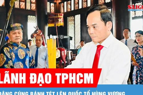 Lãnh đạo TPHCM dâng cúng bánh tét Quốc tổ Hùng Vương
