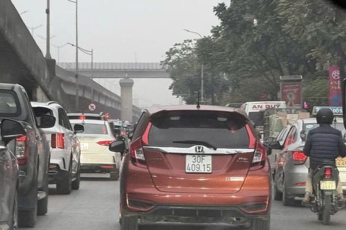 Từ sáng sớm 26 tháng Chạp, người dân ùn ùn rời Hà Nội về quê đón Tết