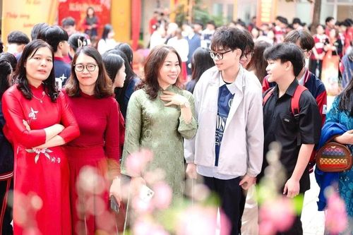 Học sinh Hà Nội thích thú với trải nghiệm đón Tết cổ truyền