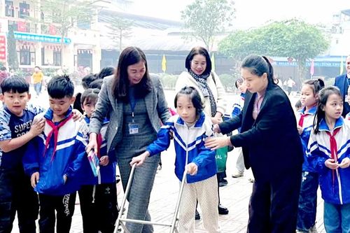 Xóa đi khoảng cách thiệt thòi