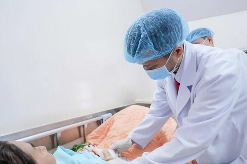 Suýt mất mạng vì chủ quan đau dạ dày