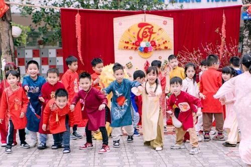 Dạy con đón Tết, gìn giữ nếp nhà từ những điều nhỏ bé