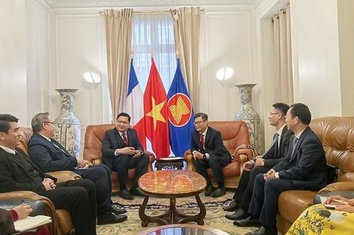 Đại sứ quán Lào tại Pháp chúc mừng Đại hội XIV và Tết Nguyên đán Bính Ngọ 2026