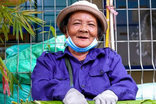 Chợ lá dong Đà Nẵng mỗi năm họp một lần nhộn nhịp những ngày cận Tết