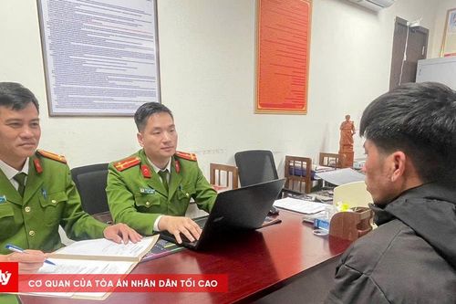 Bắt giữ đối tượng cướp giật điện thoại người đi đường