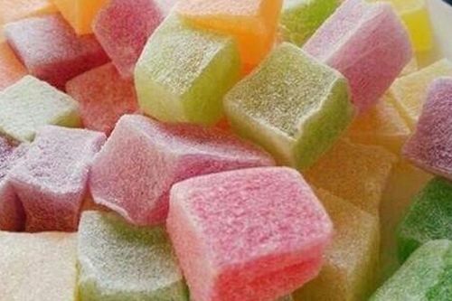 Mùng 3 Tết thầy với hai gói kẹo gôm
