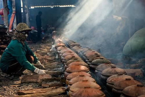 Cá kho làng Vũ Đại tiền triệu hút khách, cao điểm tháng Tết kho hàng nghìn niêu