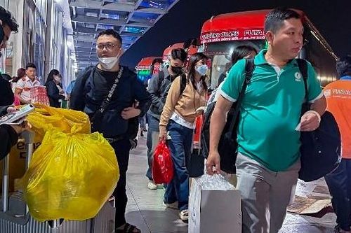 Khác hẳn mọi năm, Bến xe Miền Đông mới nhộn nhịp ngày cận Tết
