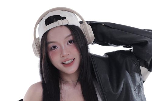 Bộ ảnh đón Tết gây sốt cộng đồng mạng của hotgirl bóng chuyền Kiều Vy