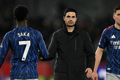 Vòng 26 Ngoại hạng Anh: Arsenal sẩy chân, Man City phả hơi nóng vào ngôi đầu