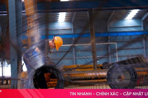 Doanh nghiệp tại Khu kinh tế Vũng Áng giữ nhịp sản xuất