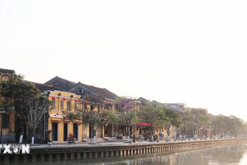 Hội An sáng sớm - Khi phố còn thở khẽ