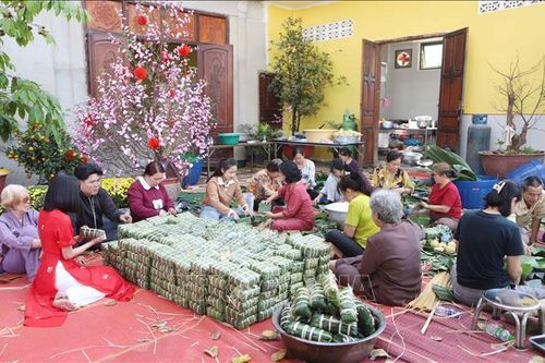 Giữ hồn quê qua màu bánh chưng xanh trên đất Triệu Voi