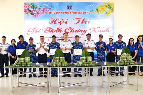 Sôi nổi hội thi gói bánh chưng xanh đón Tết của Vùng Cảnh sát biển 3