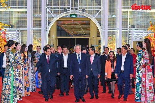 Vinh danh 64 đơn vị tiêu biểu góp phần tạo nên thành công Hội chợ Mùa Xuân 2026