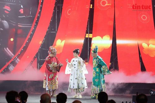 Dàn nghệ sĩ Táo quân mang tiếng cười rộn ràng khép lại Hội chợ Mùa Xuân 2026