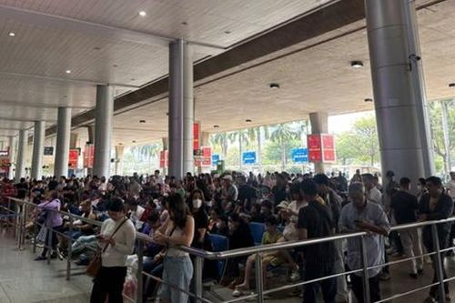 Tân Sơn Nhất đón lượng khách kỷ lục ngày 26 tháng Chạp, hơn 1.000 chuyến bay cất, hạ cánh